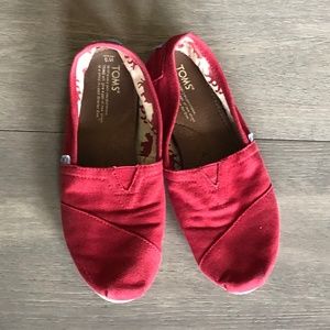 TOMS Classic Canvas Slip On
